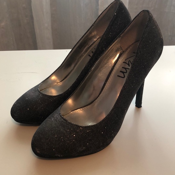 Dark Silver sparkly heels - Picture 3 of 5